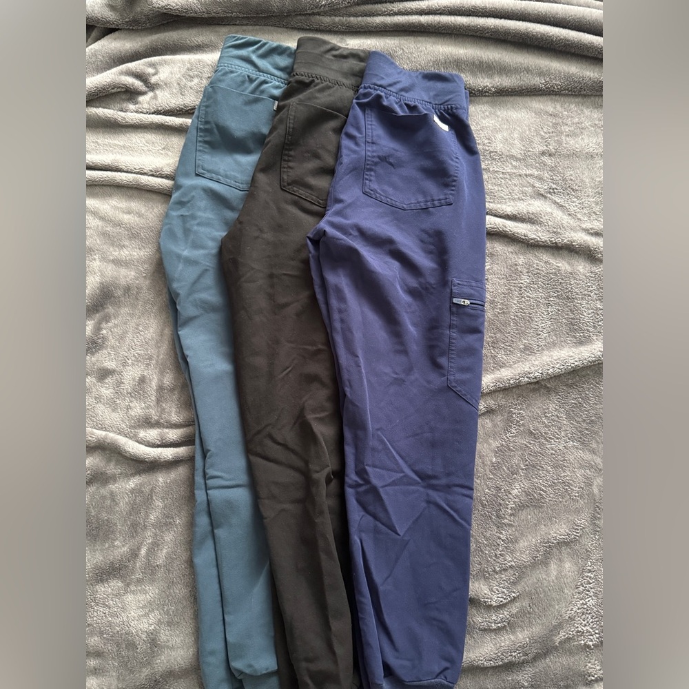 Figs Zamora Joggers - Navy, Black, and Blue